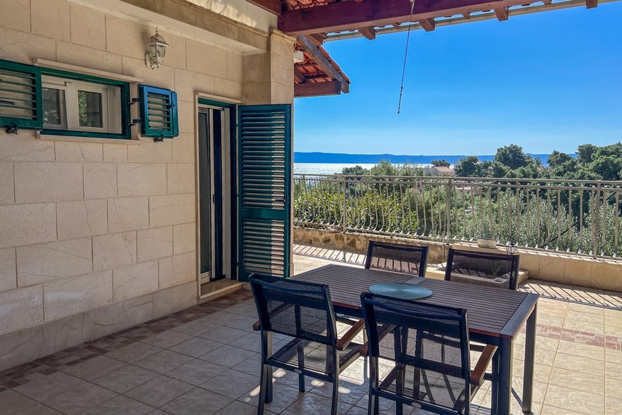 Buy a Mediterranean house in Dalmatia.