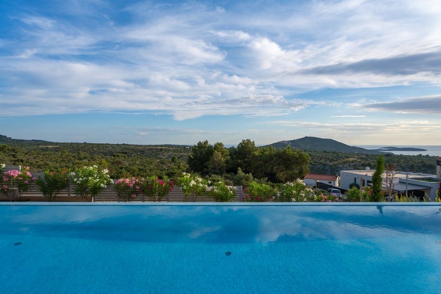 Sea view villas for sale in Croatia - Panorama Scouting H3824.