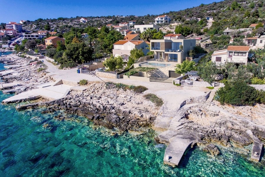 Villa in the first row to the sea with views of the coast near Rogoznica