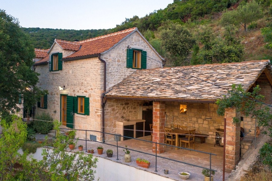 Stone house for sale Croatia - Panorama Scouting H3828.