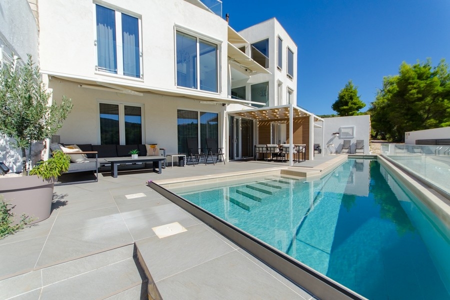 Buy a villa with a swimming pool in Croatia on the island of Brac, Dalmatia.