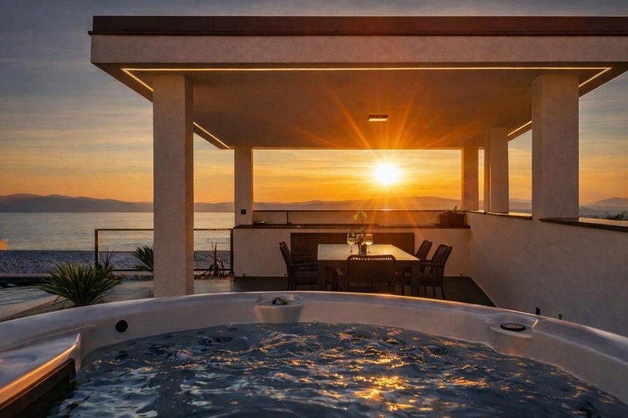 Rooftop Jacuzzi with sea views at sunset
