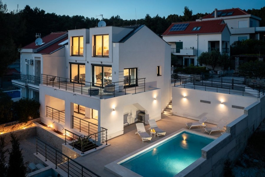 Villa for sale on the island of Brac in Croatia - H3841.