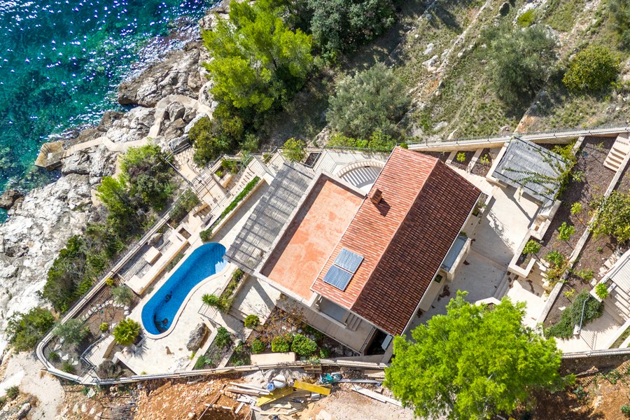 Buy a villa in the first row to the sea on Korcula in Croatia - Panorama Scouting H3848.