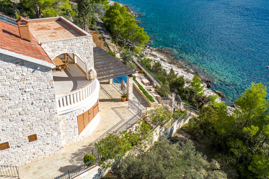 Stone villa in the first row to the sea on the island of Korcula