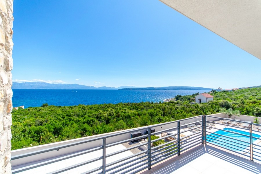 Buy a house with sea views on the island of Solta in Croatia.