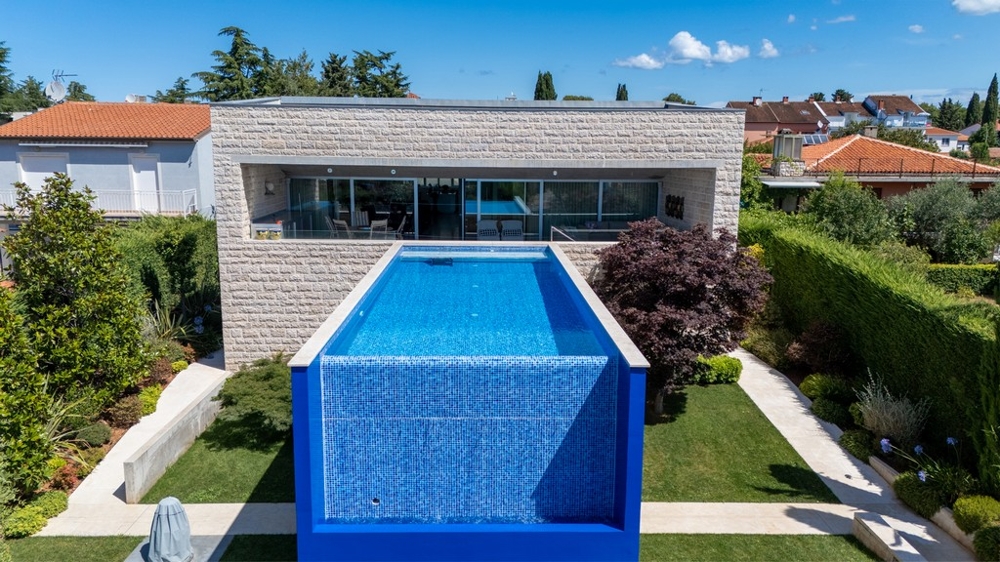 Modern villa near the sea for sale in Umag, Istria.