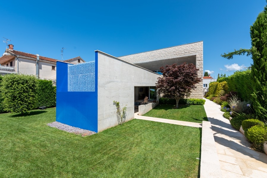 Buy a villa with pool in Istria.