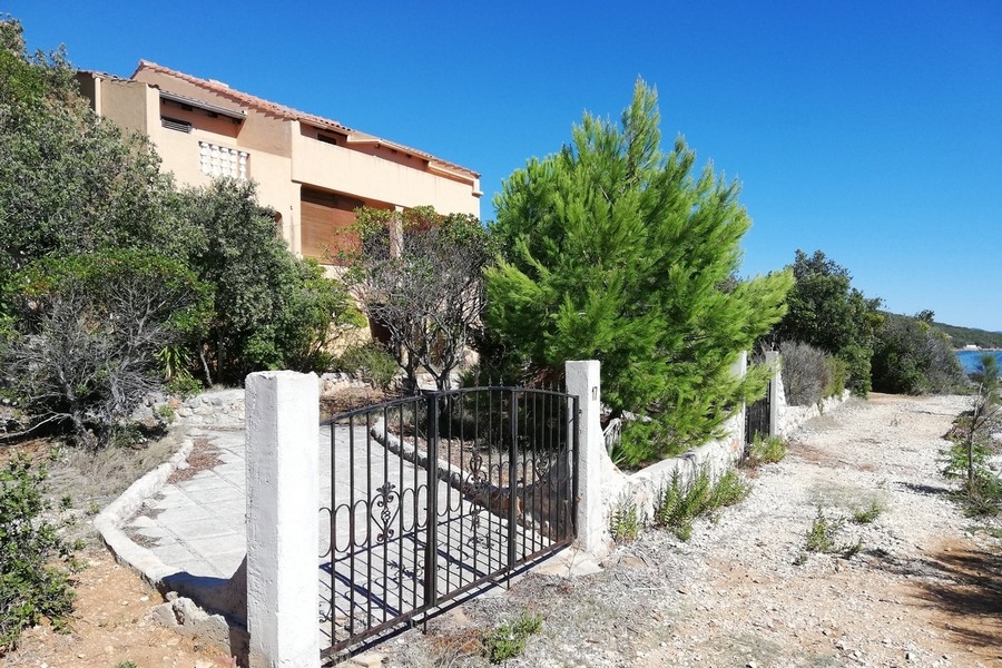 Seaside house on island in Zadar archipelago