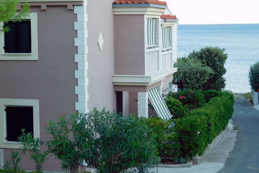 House near the sea on the island of Vis in Croatia for sale.