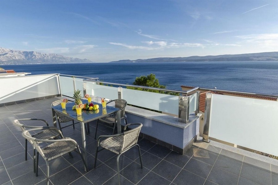 Buy an apartment villa at Omis in Croatia.