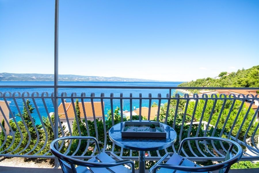 House with beautiful sea views near Omis in Croatia for sale - H3872.