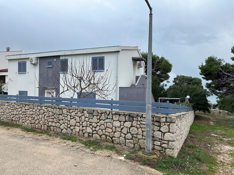 Modern house with stone walls and garden in a quiet location on the island of Pag
