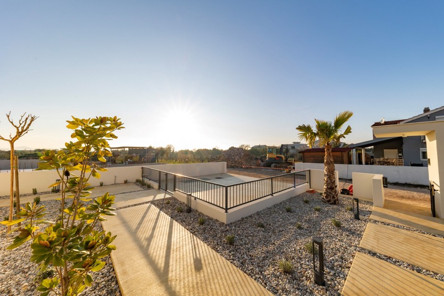 Gardens with Mediterranean plants and spacious paths