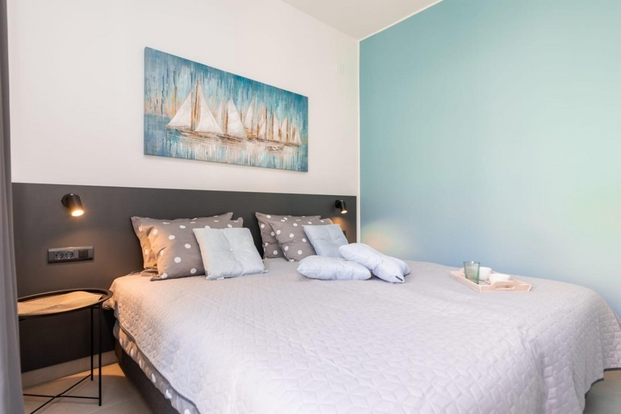 Bedroom of property H3881 on Brac.