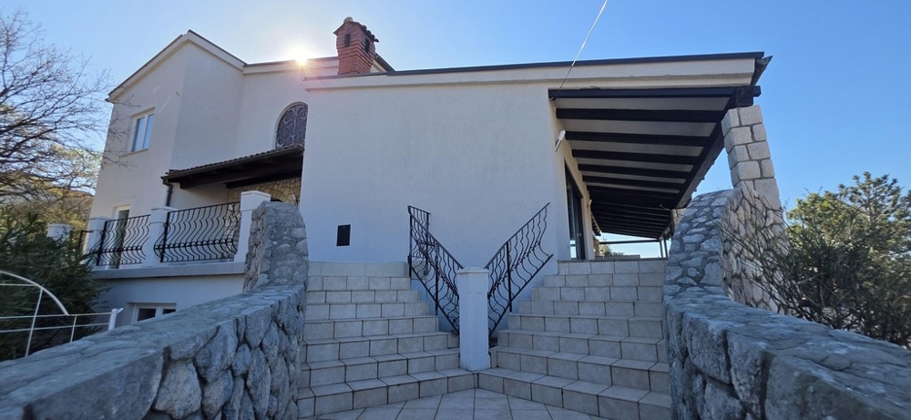 House with a large plot and terrace in a quiet location near Jadranovo