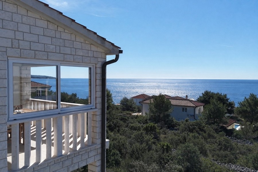 House with sea views near Rogoznica, Dalmatia.