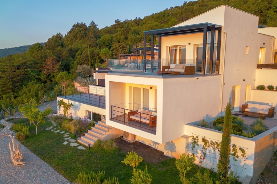 Spacious villa with panoramic views of the Kvarner Bay