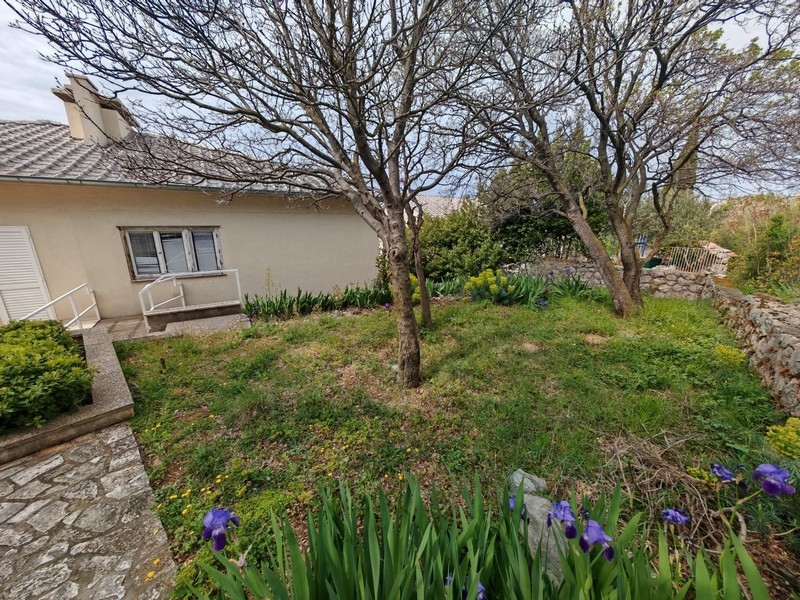 Garden of property H3893 near Novi Vinodolski.
