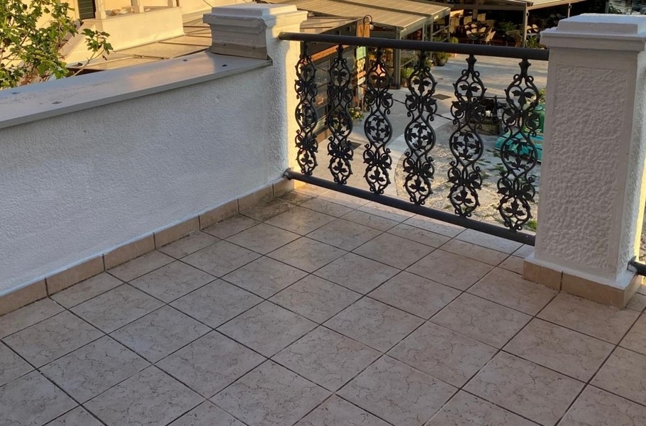 Terrace and details.