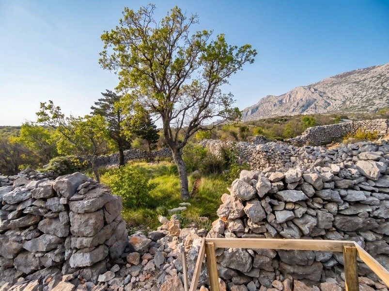 Property for sale in a Mediterranean location in Croatia.