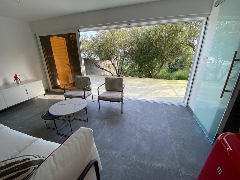 Living room with direct access to the garden