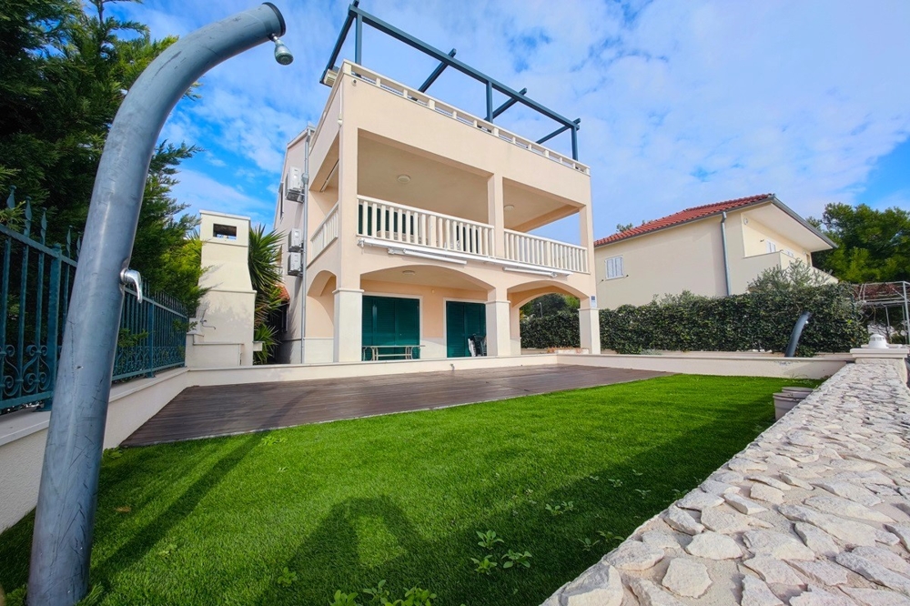 Apartment villa in Rogoznica for sale - H3911