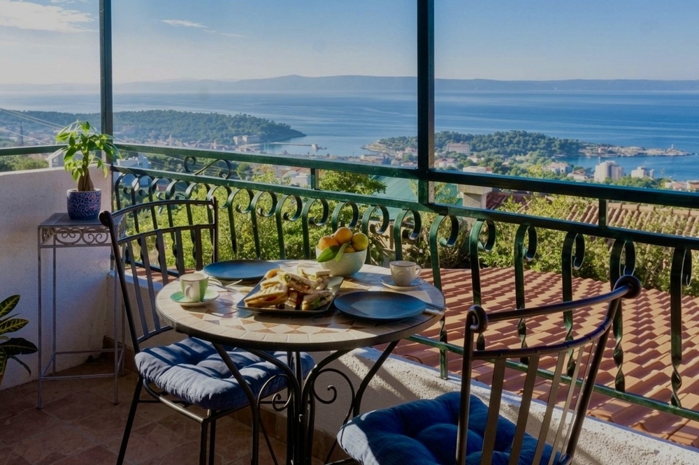 House with beautiful sea views for sale in Makarska, Croatia.