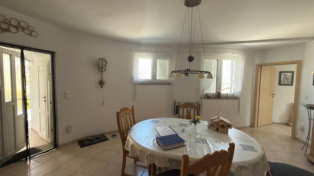 Dining area with access to the outdoor area