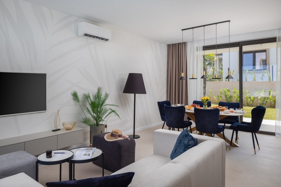 Living area with access to the terrace