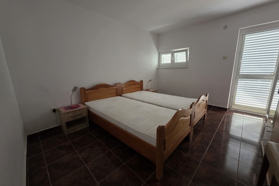 Bedroom with access to the terrace