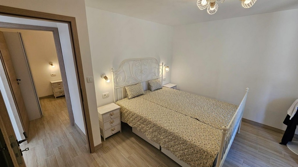 Bedroom with double bed