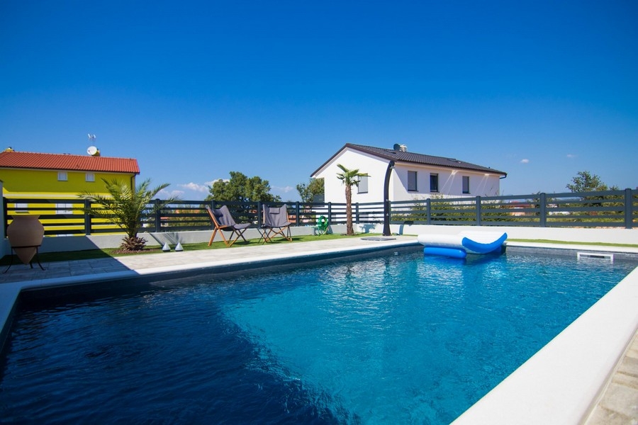 Semi-detached house with swimming pool on the island of Krk - Panorama Scouting H3440.