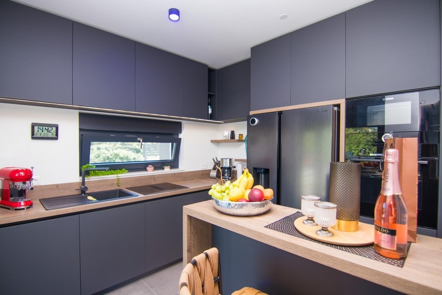 High-quality kitchen with cooking island