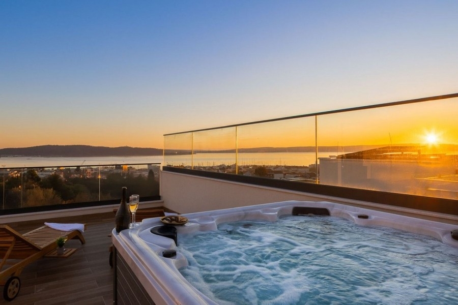 Newly built villa with pool and terrace in Kastel Sucurac