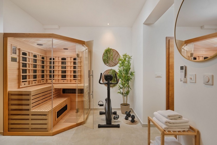 Sauna and fitness area