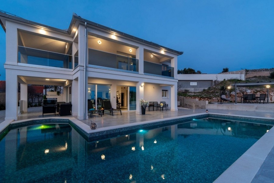 Modern villa with pool in Croatia