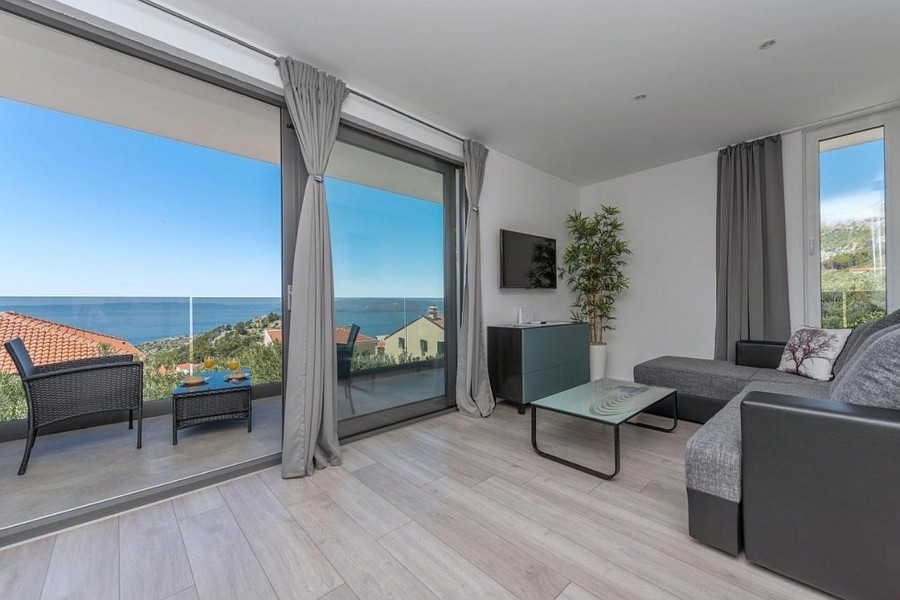 Living room with sea view and balcony