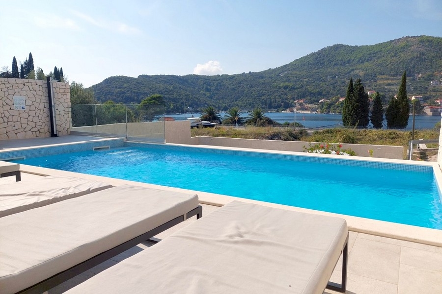 Modern pool with sea views in Croatia