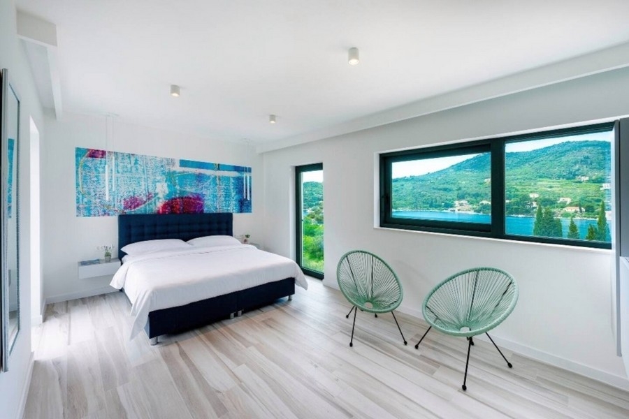 Bedroom with panoramic window