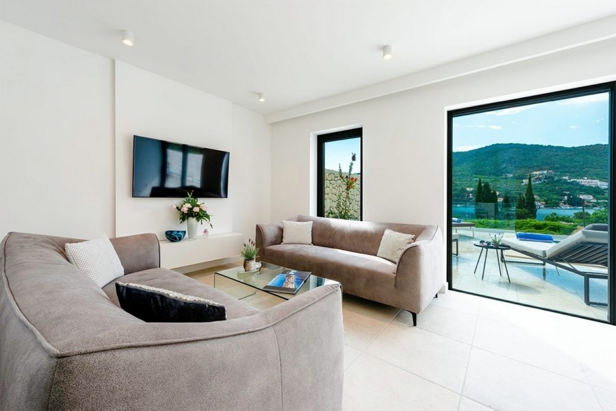 Living room with access to the terrace