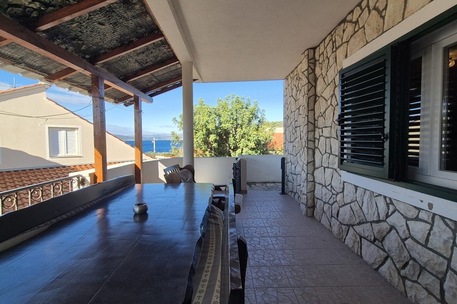 Covered terrace with seating