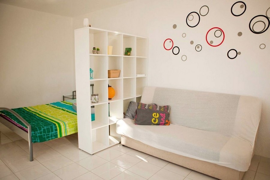 Living studio with sleeping and sitting area