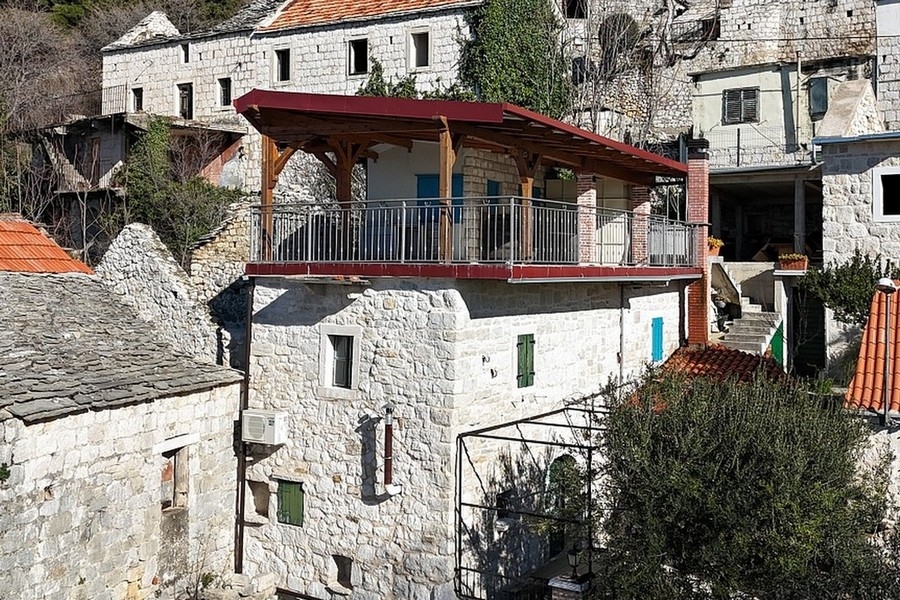 Stone house with terrace in Croatia