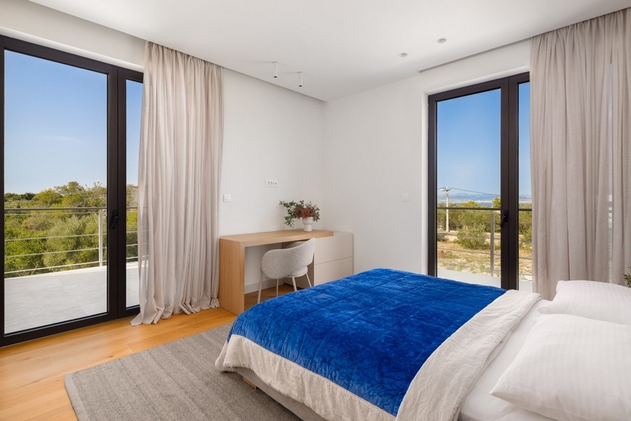 Bedroom with private bathroom