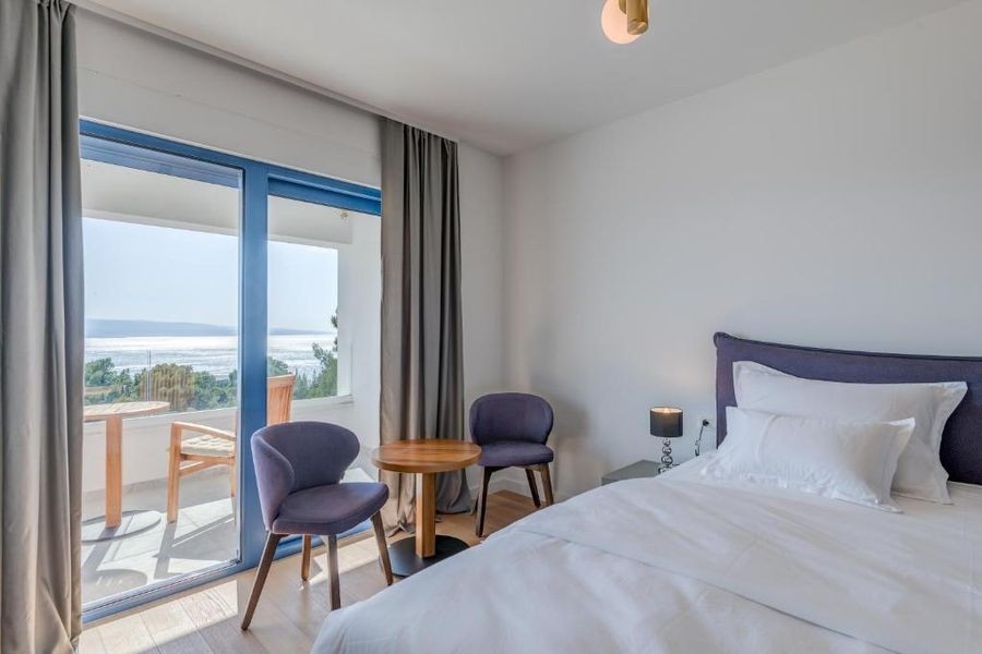 Bedroom with sea view