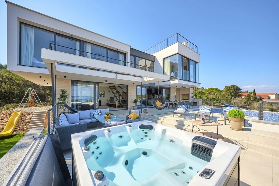Modern villa with pool and sea views on the island of Pasman