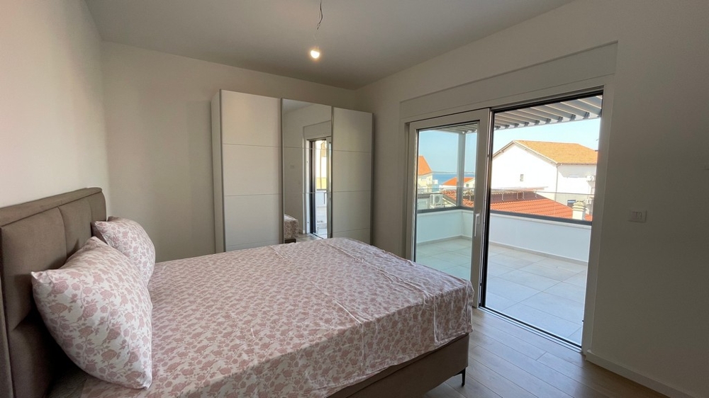 Bedroom with access to the terrace