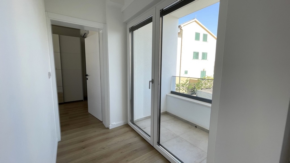 Bright interior with terrace access