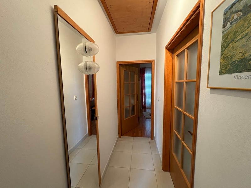Hallway with access to the rooms